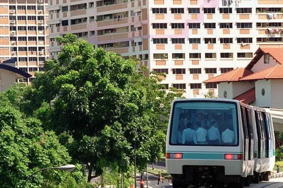 Salah satu pintu gerabak LRT Bukit Panjang terbuka semasa ia dipandu secara manual dari stesen Bukit Panjang ke stesen Senja pada Jumaat (22 Jan) lalu. Gambar fail ST 