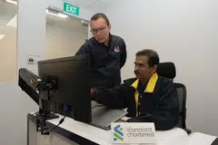DICEGAH SECARA BERKESAN: Campur tangan pegawai Pusat Anti-Penipuan dan bank Standard Chartered membantu mangsa mengelak kerugian berjumlah kira-kira $1.5 juta.