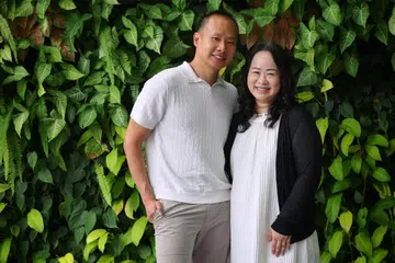 Seorang pengarah jabatan bersekutu di Propnex Singapore, Encik Joel Choy mengisytiharkan kemuflisan pada 2014 dan dilepaskan pada 2021. Isterinya, Cik Fiona Tan, merupakan sumber kekuatan terbesarnya sepanjang tempoh mencabar itu.