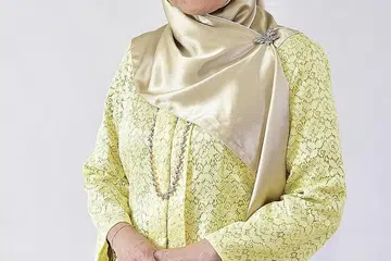 PANDANG SERIUS KESIHATAN: Cik Rahayu menggesa masyarakat Melayu pandang serius kesihatan mereka sambil terus amalkan pemakanan sihat. - Foto ihsan RAHAYU MAHZAM
