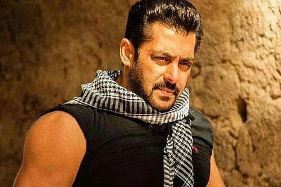 KEKAL BERTAHAN: Walaupun sudah berusia 55 tahun, Salman Khan masih cekalkan semangat menjayakan adegan aksi lasak. - Foto FILMFARE