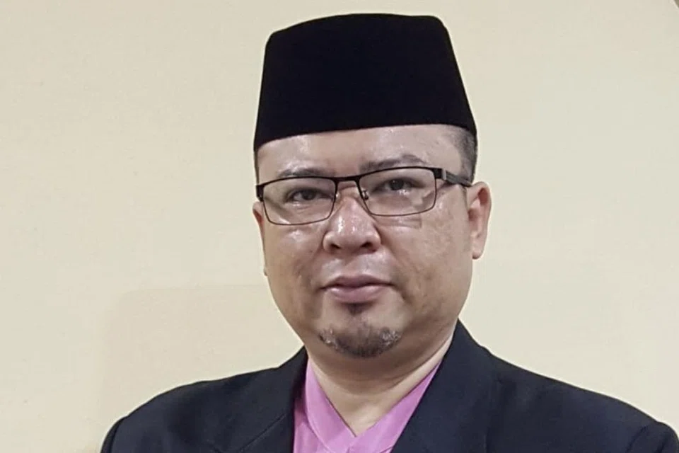 BANTUAN TERUS DIBERIKAN: Presiden True Hearts.sg, Dr Mohamad Yusof Sa'ad. - Foto TRUE HEARTS.SG 