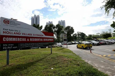 DITUTUP: Tempat letak kereta terbuka di Holland Village ini akan ditutup pada 13 Ogos bagi kerja pembangunan.