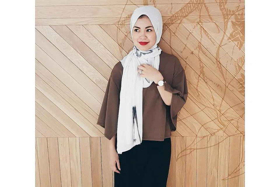 CONTOH YANG BERJAYA: Penjana kandungan Cik Nawal Alhaddad (kanan) konsisten, teliti dan kreatif di laman Glowco. - Foto ihsan NAWAL ALHADDAD 