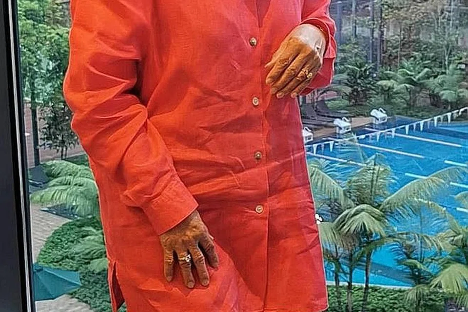 SUARA LEMAK MERDU: Sanisah Huri yang bakal membuat persembahan dan bertemu peminat dalam sesi '90 minit bersama....' esok. - Foto ihsan SANISAH HURI