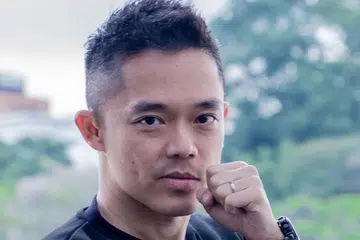 BERUSAHA PENUHI JANGKAAN RAMAI: Pengarah filem Wira, Adrian Teh, yang dipuji atas kecemerlangan filem Paskal sebelum ini, mahu terus hasilkan filem aksi bermutu bagi tempoh dua tahun mendatang. - Foto BH oleh NUR DIYANA TAHA