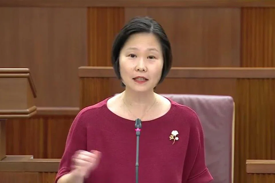 Cik Gan Siow Huang, Menteri Negara (Tenaga Manusia merangkap Pendidikan)