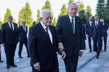 Presiden Turkey, Encik Recep Tayyip Erdogan (kanan), menyambut Presiden Palestin, Encik Mahmoud Abbas, dalam satu upacara rasmi di Kompleks Presiden di Ankara pada 12 Ogos 2026. Dalam pertemuan mereka, Encik Abbas menegaskan Gaza adalah sebahagian yang tidak boleh dipisahkan daripada Palestin dan tidak mungkin sebuah negara Palestin diwujudkan tanpa wilayah itu. Kedua-dua pemimpin turut membincangkan perkembangan di Gaza, Tebing Barat dan Baitulmaqdis serta usaha mencapai keamanan dan memperkukuh perpaduan Palestin.