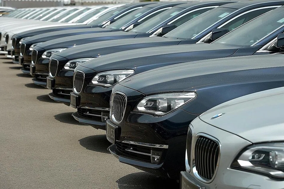 MAMPU BELI: Syarikat penjual kereta seperti Dr Kereta kini melihat lebih ramai pembeli Melayu yang mampu membeli kereta jenama mewah seperti Mercedes, Jaguar, BMW dan Audi.