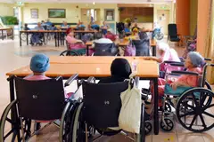 Kira-kira separuh responden bersedia tinggal di rumah penjagaan, tetapi hanya dua daripada lima sanggup menghantar orang yang disayangi ke situ.