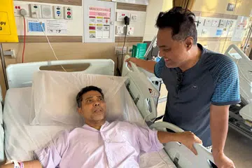Adee hiburkan hati Nur dengan menyanyi bersama, mengingatkannya kepada zaman kegemilangan mereka yang lalu.