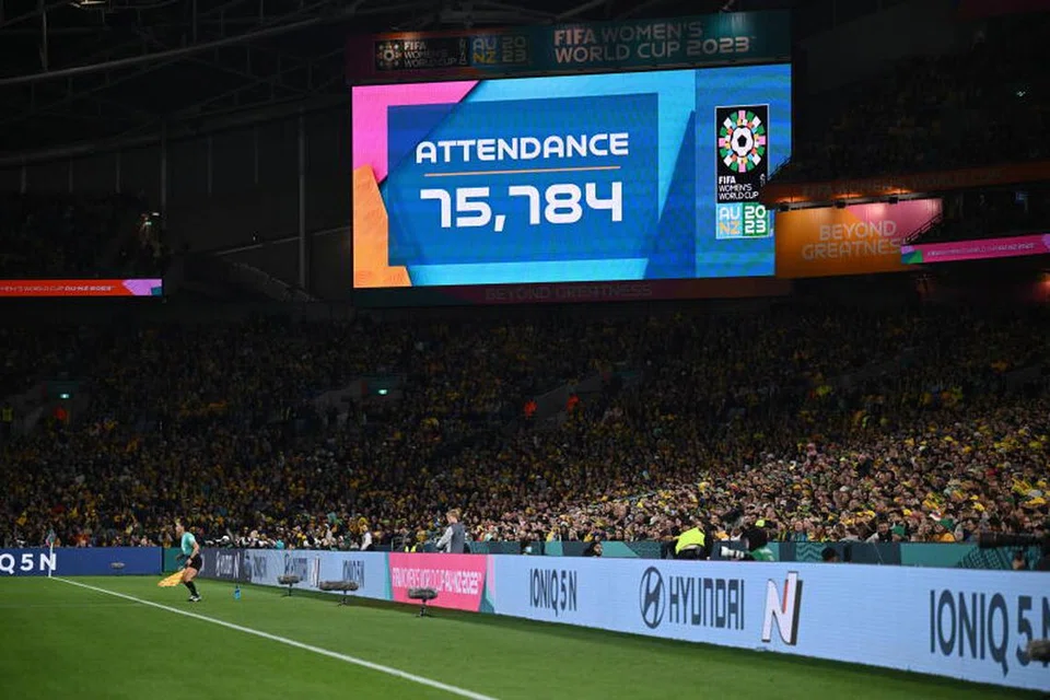 SASAR LEBIH: Kejayaan Piala Dunia Wanita untuk tuan rumah bersama Australia dan New Zealand, seperti yang dilihat berdasarkan kehadiran penonton bagi perlawanan Australia-Denmark di Sydney, boleh menyaksikan kedua-dua negara membuat bidaan untuk kejohanan lelaki. 