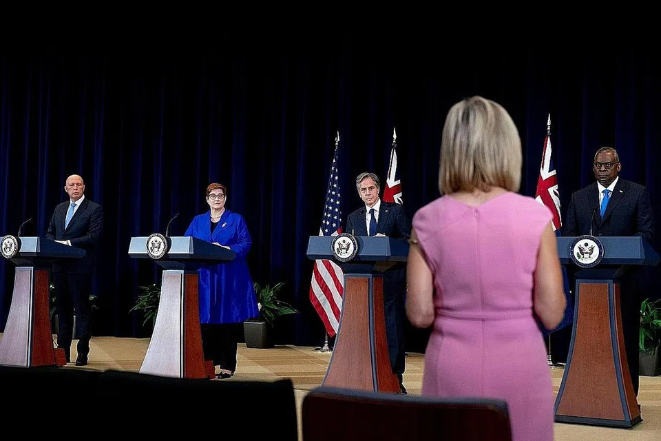 UMUM KERJASAMA: (Dari kiri) Encik Peter Dutton; Menteri Luar Australia, Cik Marise Payne; Encik Antony Blinken dan Encik Lloyd Austin mengumumkan kerjasama lebih luas antara dua negara itu di Jabatan Negara AS di Washington. - Foto REUTERS