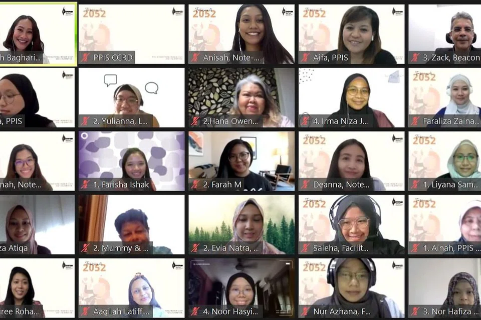 Perbincangan panel berjudul 'Trailblazing into 2052' (Mengorak Langkah ke 2052) itu bertujuan memperingati Hari Wanita Antarabangsa serta pencapaian wanita Muslim muda di sini.