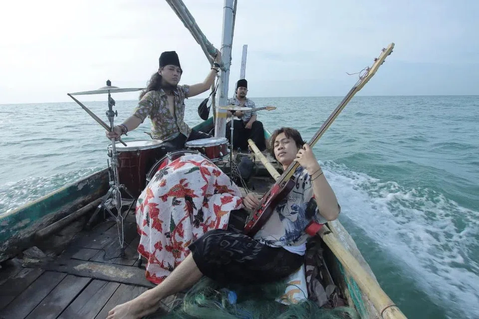 Irama Madura tentang alam semesta dan mitos lautan akan disajikan kumpulan Lorjhu’ dari Indonesia di Teater Luar DBS Foundation pada 7 September.