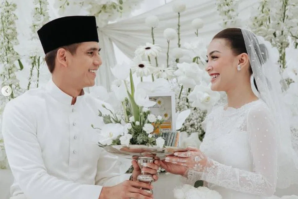 Eyka Farhana, Akhyar Rashid