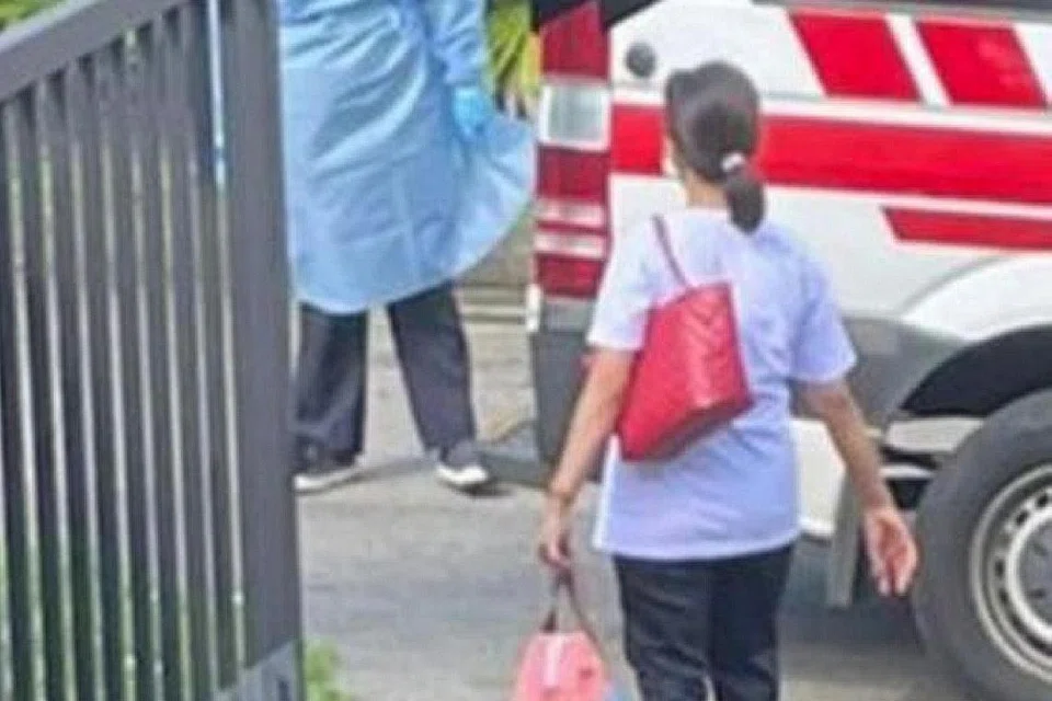 TIDAK MENJANGKITI: Pembantu rumah Cik Jade Rasif dilepaskan tiga hari selepas menjalani SHN. MOM menjelaskan pembantu rumah itu dinilai sebagai selamat selepas ujian PCR menunjukkan beliau negatif bagi Covid-19 dan positif bagi ujian serologi, membayangkan beliau telah pulih daripada jangkitan awal. - Foto JADE RASIF/INSTAGRAM