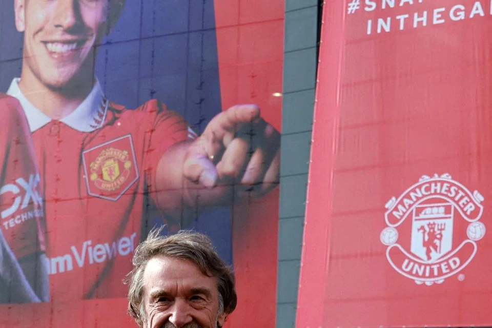BIMBINGAN BARU: Pengerusi dan Ketua Pegawai Eksekutif (CEO) syarikat Ineos, Jim Ratcliffe, merupakan bakal pemilik 25 peratus Manchester United. Beliau bertekad untuk mengembalikan United ke zaman gemilang mereka.
