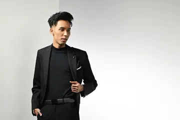 SENTIASA FIKIR IDEA BARU: Setelah menerbitkan program ‘Cerita Hantu’ di YouTube, pempengaruh sosial Hafiz Aziz ditawarkan mengendalikan program kesukaan ramai di stesen radio Ria 897, ‘Misteri Jam 12’. 