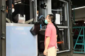 Pondok swab bergerak lebih pantas, selamat untuk uji pekerja asing