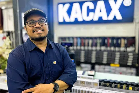 Pemilik Butik Kacax, Encik Nik Faridzuan Nik Jaaffar.