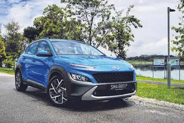 HYUNDAI KONA HYBRID: Gandingan enjin petrol dan motor elektrik boleh membantu mengurangkan penggunaan petrol. - Foto BH oleh ADLI YASHIR KUCHIT