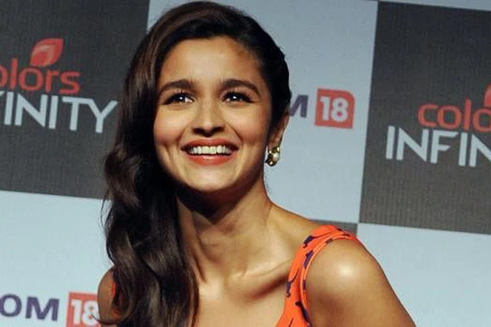 INGIN JADI GURU: Jika diberi peluang, Alia Bhatt ingin menjadi guru tarian atau lakonan dan bukan guru sejarah atau ilmu alam. - Foto AFP