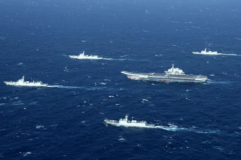 HUBUNGAN TEGANG: Hubungan China dan Amerika agak tegang dengan dua negara besar itu saling mengkritik berkaitan beberapa isu termasuk undang-undang keselamatan negara baru yang dikenakan ke atas Hong Kong dan tuntutan kawasan perairan Laut China Selatan yang dipertikaikan (gambar atas). - Foto AFP
