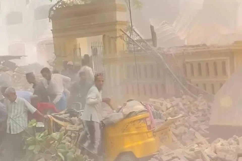 Ramai yang terkorban apabila sebuah masjid runtuh di Mandalay susulan gempa bumi kuat yang melanda Myanmar pada 28 Mac.