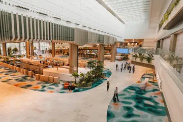 SAYAP UTARA BARU: Lapangan Terbang Changi Terminal 2 sudah selesai kerja kejuruteraan dan pembesaran selepas tiga setengah tahun dan mula beroperasi di sayap utara Terminal 2 pada Khamis. 