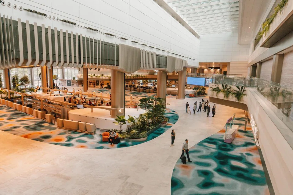 SAYAP UTARA BARU: Lapangan Terbang Changi Terminal 2 sudah selesai kerja kejuruteraan dan pembesaran selepas tiga setengah tahun dan mula beroperasi di sayap utara Terminal 2 pada Khamis. 