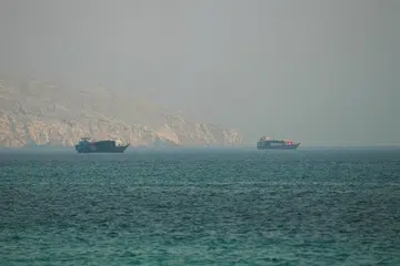 Pengawal Revolusi Iran (IRGC) berkata  Selat Hormuz ditutup “sehingga diberitahu kelak” dan “sehingga campur tangan Amerika Syarikat di rantau Teluk  berakhir.