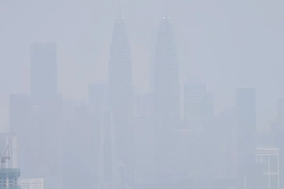 Malaysia, Kuala Lumpur, jerebu, haze, Petronas Twin Tower, Indeks Pencemaran Udara, IPU, APIMS