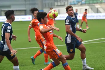 Aksi antara Albirex Niigata dan Hougang United dalam Perisai Masyarakat 2023 di Stadium Jalan Besar pada Ahad (19 Februari). - Foto ST 