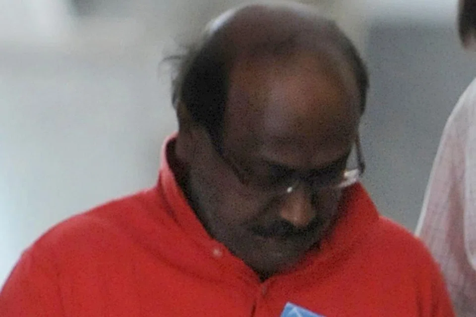 GOVINDASAMY: Mengaku memukul Cik Low sehingga tidak sedarkan diri menggunakan mangga dan rantai basikal di pejabat suaminya, sebelum membakar tempat itu pada 10 Ogos 2011.