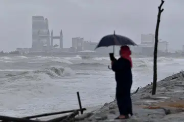 Jabatan Meteorologi Malaysia (MetMalaysia) meramalkan Johor dan negeri di Pantai Timur akan dilanda hujan berterusan bermula 19 November. 