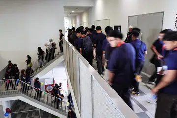 Proses saringan dan pemantauan individu yang bekerja atau berkhidmat sebagai sukarelawan bersama kanak-kanak dan golongan belia juga akan dikaji  jawatankuasa semakan untuk memperkukuh langkah-langkah perlindungan kanak-kanak dalam persekitaran keagamaan.