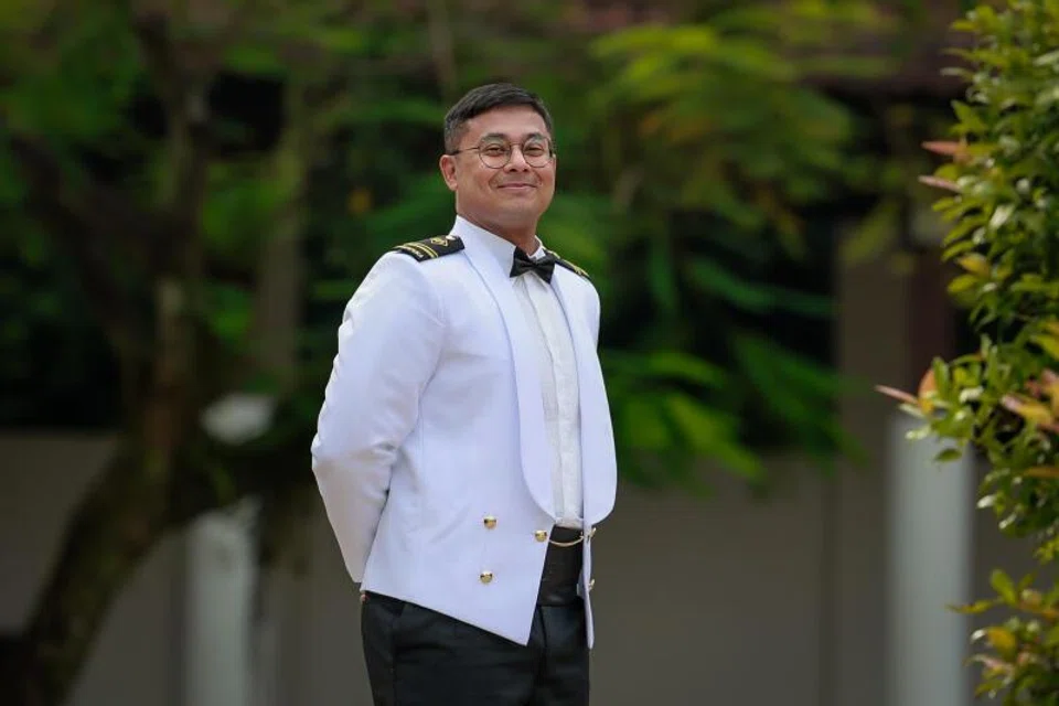 Pakar Tentera 4 (NS) atau ME4 (NS) Mohamed Najid Mohamed Sultan, daripada Pusat Maklumat Tentera Laut, Majlis Pelantikan Pakar Tentera Kanan ke-30 