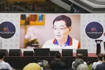 UCAPAN KHAS: Encik Heng meluahkan penghargaannya kepada penduduk dalam video yang ditayangkan di pelancaran Hab Tampines Kita semalam. - Foto FACEBOOK
