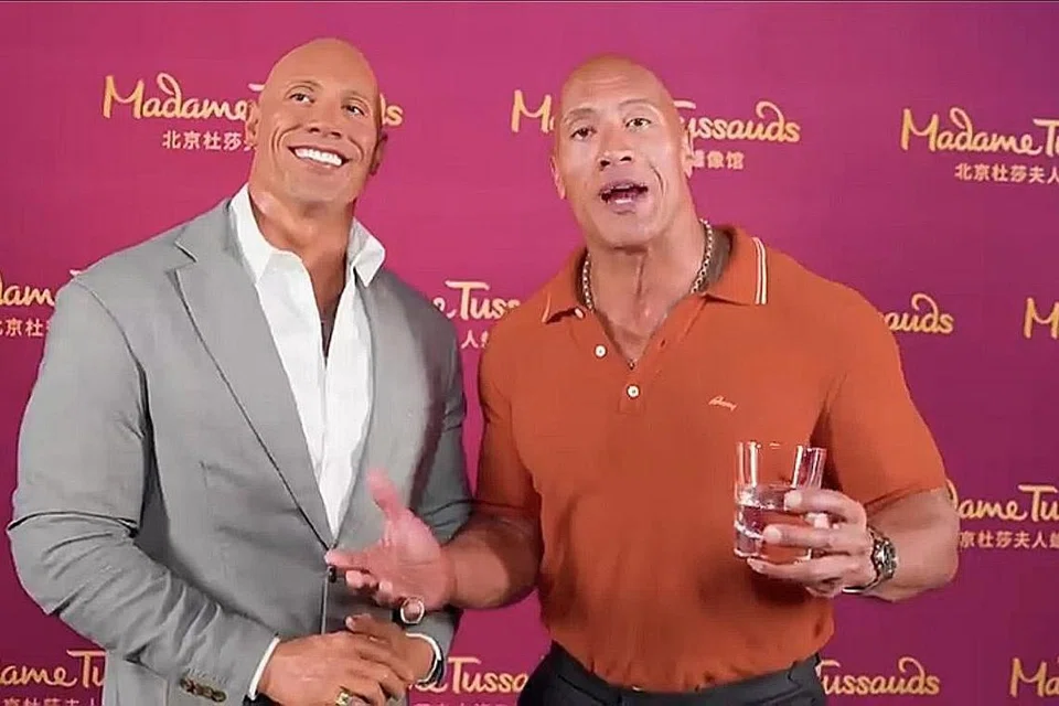 The Rock ronda sana sini dalam Youtube. - Foto THE ROCK