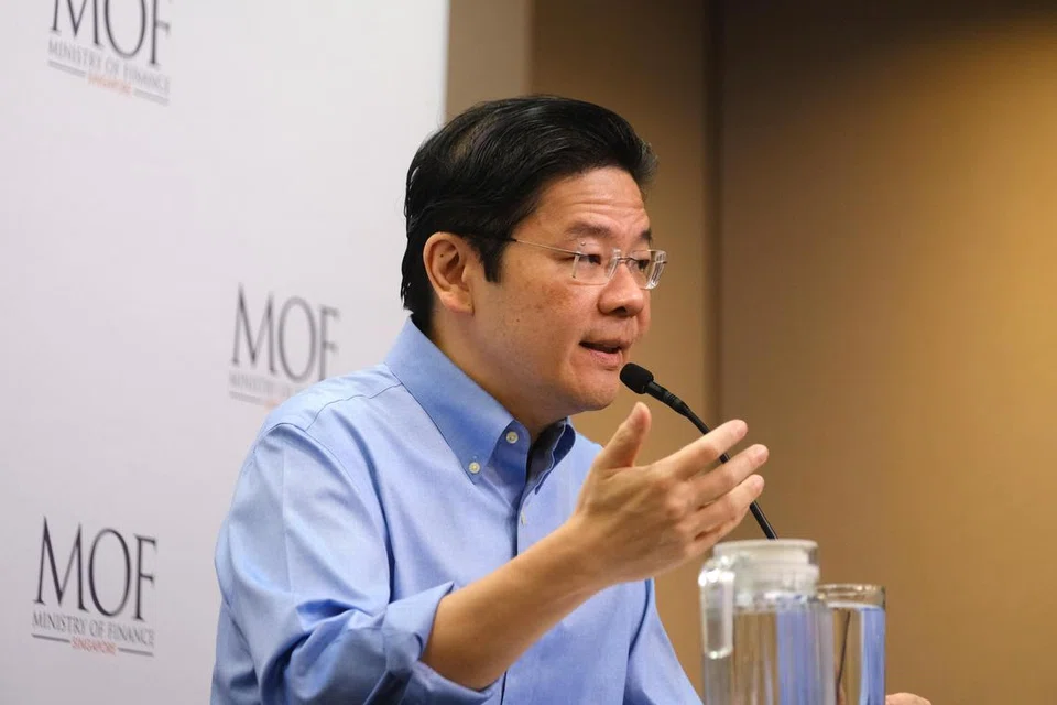 SOKONGAN TAMBAHAN: Timbalan Perdana Menteri dan Menteri Kewangan,Encik Lawrence Wong mengumumkan bahawa keluarga berpendapatan rendah atau sederhana akan menerima sokongan tambahan untuk mengimbangkan kenaikan kos kehidupan mereka.