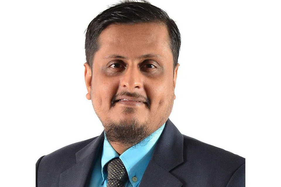 DR MUSTAFA IZZUDDIN, PENULIS TAMU