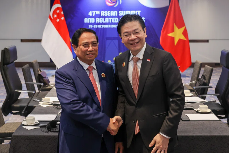 Lawrence Wong, Pham Minh Chinh