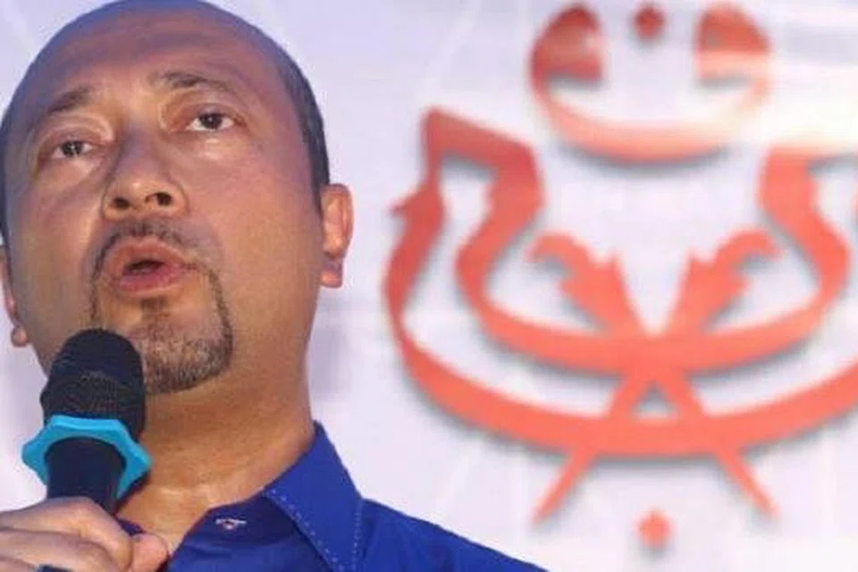 TOLAK KEPIMPINAN: Umno Kedah secara terbuka tampil menyatakan pendirian hilang kepercayaan terhadap kepimpinan Menteri Besar, Datuk Seri Mukhriz Mahathir. - Foto mStar Online