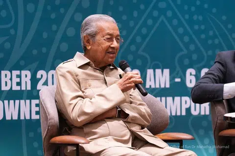 Tun, Dr, M, IJN
