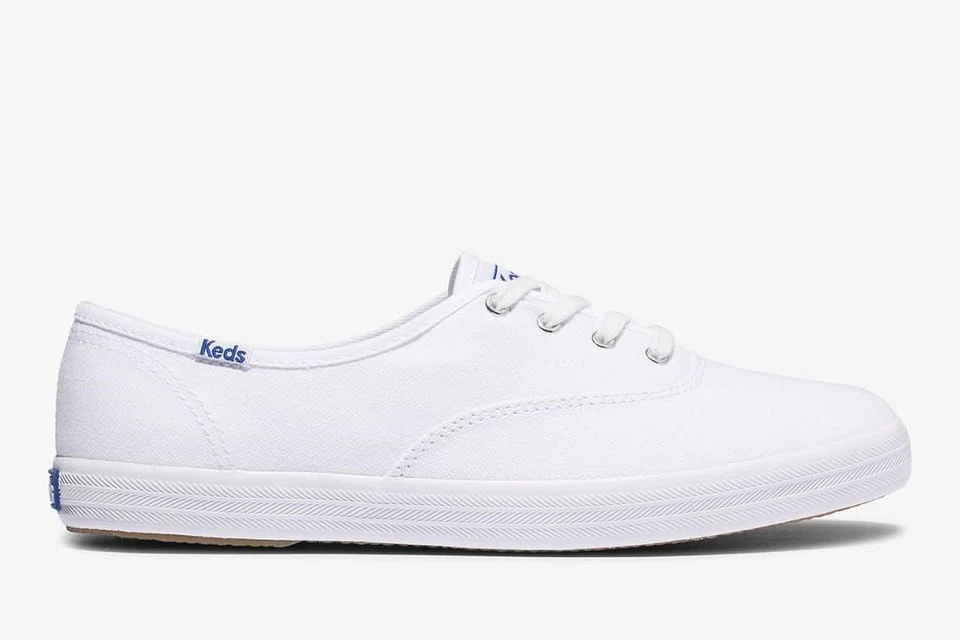 Dibuat daripada kapas organik yang mesra alam, kasut ‘sneaker’, Keds Champion, merupakan kasut yang ringan dan mesra alam.