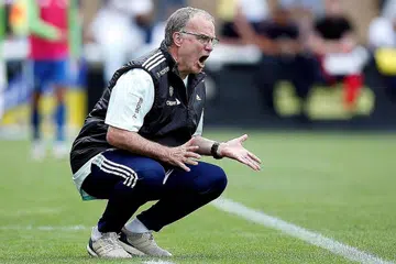 KEJATUHAN BIELSA: Meskipun falsafah beliau untuk ceriakan penyokong dengan gaya bola sepaknya, keengganan Bielsa mengubah caranya juga menjadi pemangkin kejatuhannya di Leeds United. - Foto REUTERS