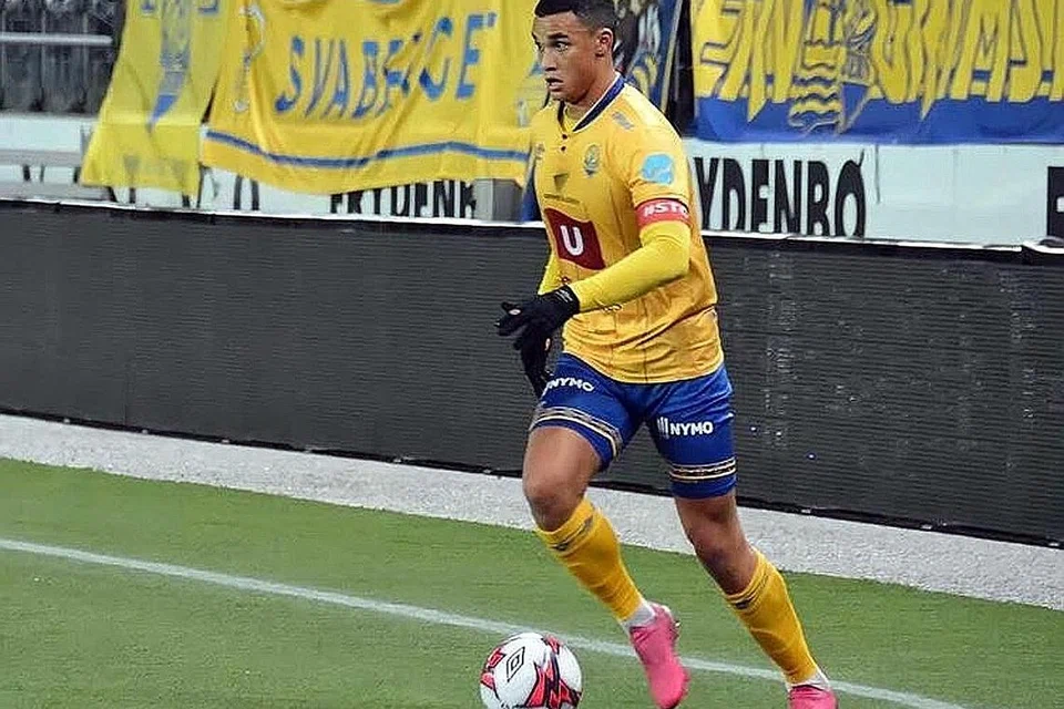 KEMBALI MENYENGAT: Ikhsan Fandi menjaringkan gol pada minit ke-90 lalu meraih mata seri 1-1 buat pasukannya FK Jerv yang menentang Stjordals-Blink Ahad lalu. - Foto FK JERV