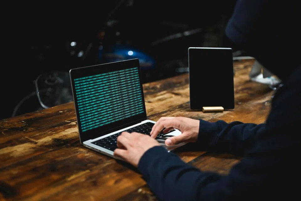 Kesedaran sahaja tidak cukup untuk terus selamat daripada penipuan. Ia memerlukan perubahan dalam cara kita berkelakuan dan berfikir di alam maya.