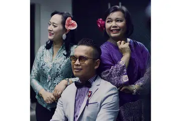 Samsiah Rahim (kiri). - Foto NADA PERSONA